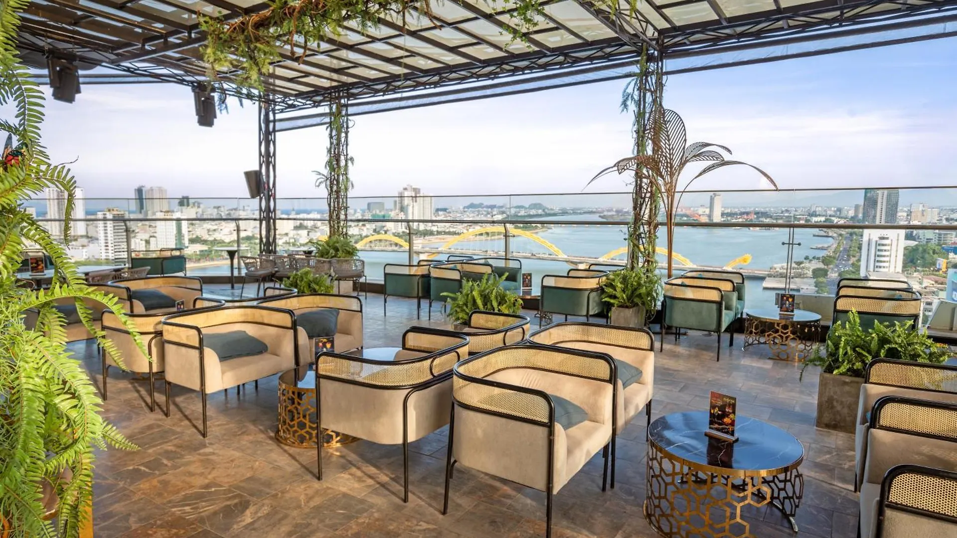 Haian Riverfront Hotel Da Nang