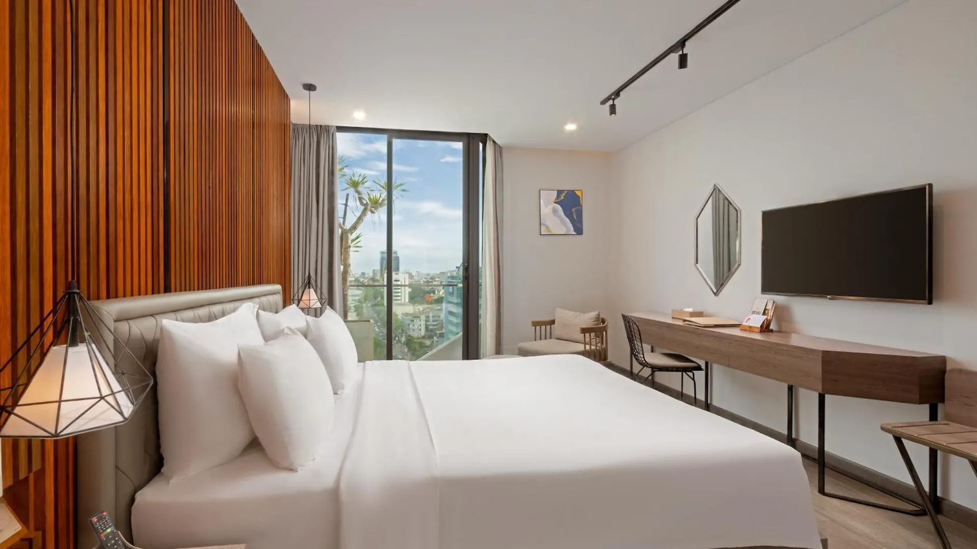 Haian Riverfront Hotel Da Nang
