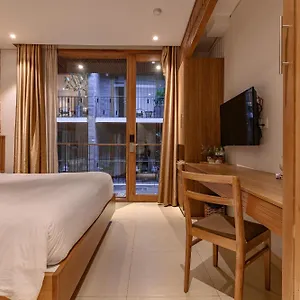 Mai's Boutique Vietnam