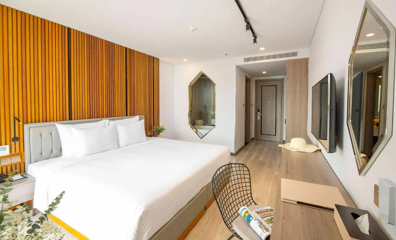 Haian Riverfront Hotel Da Nang 4*,